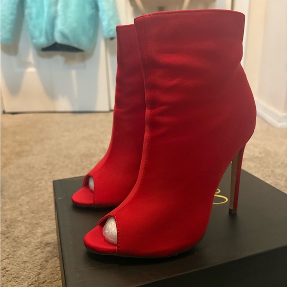 Red Peek Toe Women’s Heel Bootie! Size 7.5 great condition! - Picture 3 of 12